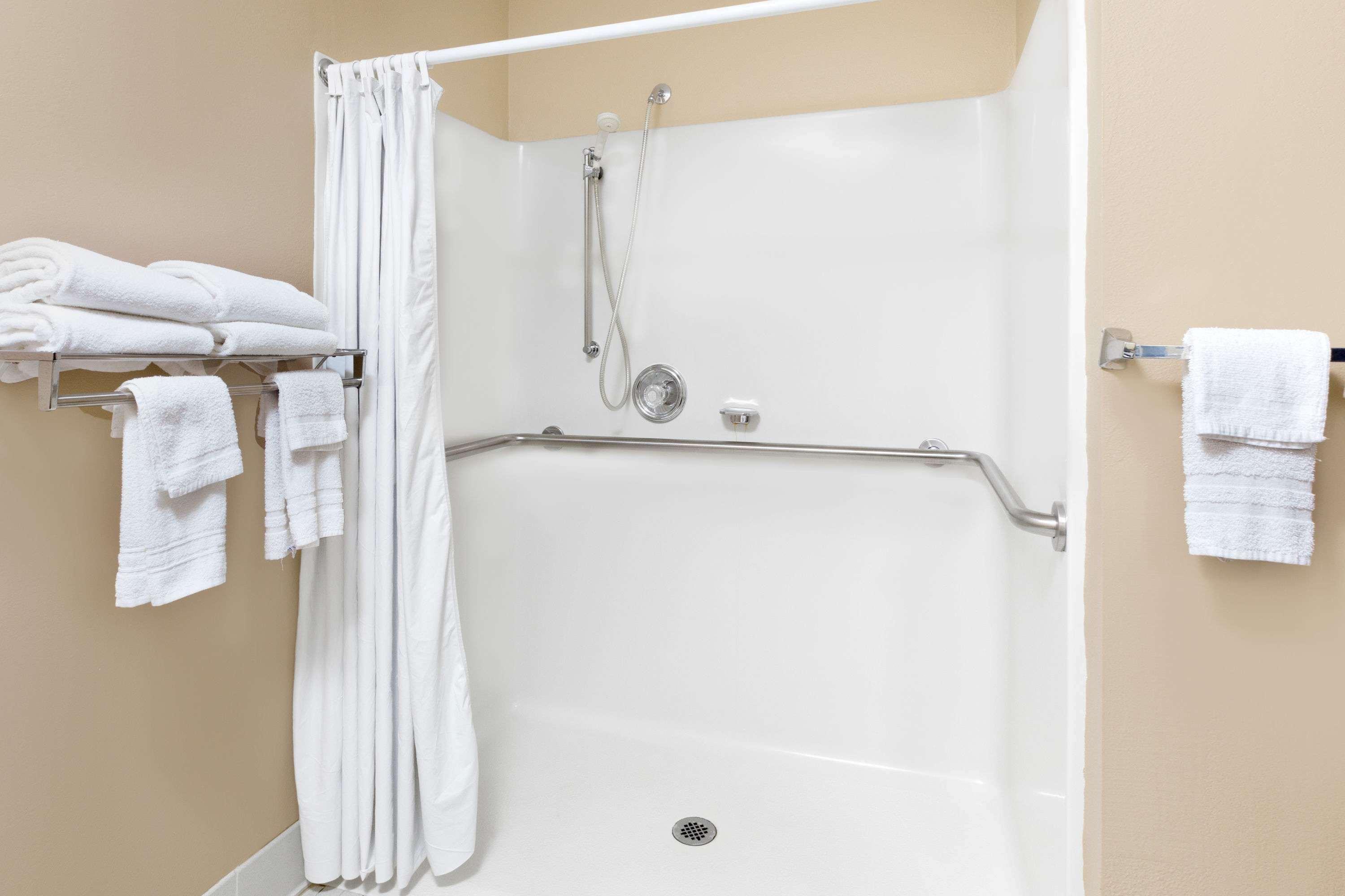 Super 8 By Wyndham St. Ignace Hotel Екстериор снимка